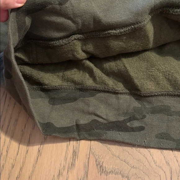 Surf shop camo hoodie - Picture 4 of 6